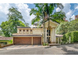 Vendo hermosa casa en el Poblado - como vivir en una finca.