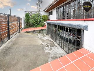 Villa Casa Edificio de arriendo en Huayna-Capac – código:21227