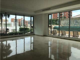 SE VENDE LUJOSO APARTAMENTO EN EL SECTOR GOLF