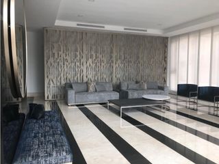 SE VENDE LUJOSO APARTAMENTO EN EL SECTOR GOLF