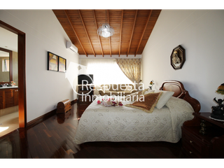 Vendo casa el poblado loma  parra unidad cerrada. Medellin