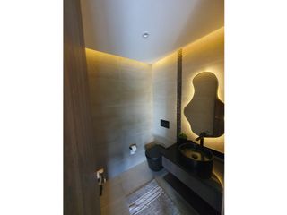 Foto 9 de Casa Moderna con Piscina y vista en Alta Vista de Nayón – en Renta