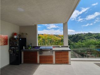 Foto 12 de Casa Moderna con Piscina y vista en Alta Vista de Nayón – en Renta