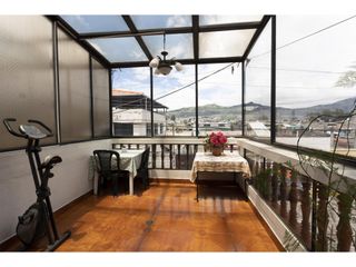 Foto 25 de Guajalo , 371 m2, 9 habitaciones, 5 baños, 7 parqueaderos