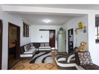 Foto 32 de Guajalo , 371 m2, 9 habitaciones, 5 baños, 7 parqueaderos