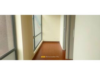 Foto 10 de Av America, Oficina, 46 m2, 3 ambientes, 1 baño, 1 parqueadero