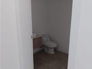 Foto 10 de El Batan, Local, 200 m2, 1 ambiente, 2 baños, 3 parqueaderos