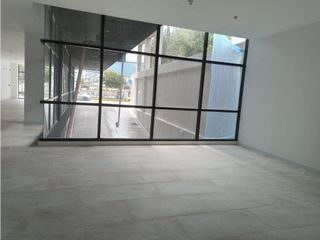 Foto 4 de El Batan, Local, 200 m2, 1 ambiente, 2 baños, 3 parqueaderos