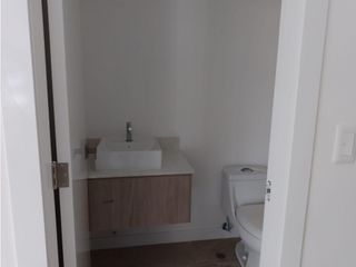 Foto 9 de El Batan, Local, 200 m2, 1 ambiente, 2 baños, 3 parqueaderos