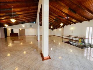 Foto 12 de La Pradera, Local, 260 m2, 1 ambiente, 2 baños, 1 parqueadero