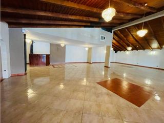 Foto 7 de La Pradera, Casa comercial, 420 m2, 4 ambientes, 4 baños, 2 parqueaderos