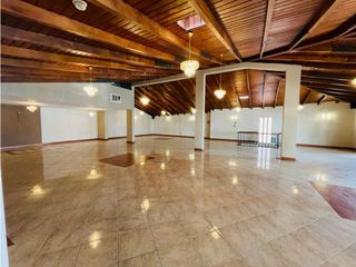 Foto 6 de La Pradera, Casa comercial, 420 m2, 4 ambientes, 4 baños, 2 parqueaderos