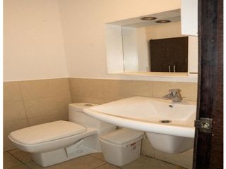 Foto 10 de 12 de Octubre, Oficina, 55 m2, 1 ambiente, 1 baño, 2 parqueaderos