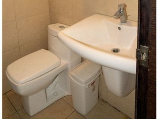 Foto 11 de 12 de Octubre, Oficina, 55 m2, 1 ambiente, 1 baño, 2 parqueaderos