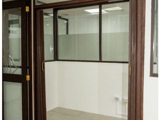 Foto 6 de 12 de Octubre, Oficina, 55 m2, 1 ambiente, 1 baño, 2 parqueaderos
