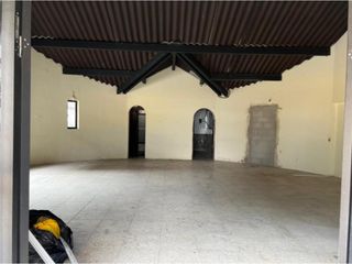 Foto 2 de Sangolqui, Bodega, 94 m2, 1 ambiente, 1 baño