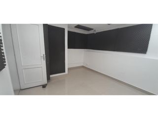Foto 10 de La Granja, Casa comercial, 400 m2, 8 ambientes, 3 baños, 2 parqueaderos
