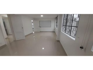Foto 9 de La Granja, Casa comercial, 400 m2, 8 ambientes, 3 baños, 2 parqueaderos