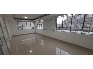 Foto 5 de La Granja, Casa comercial, 400 m2, 8 ambientes, 3 baños, 2 parqueaderos