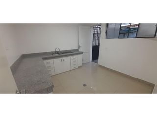Foto 3 de La Granja, Casa comercial, 400 m2, 8 ambientes, 3 baños, 2 parqueaderos