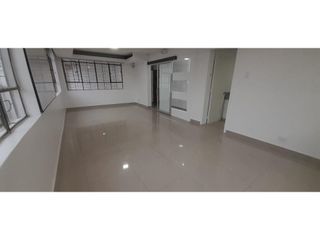 Foto 1 de La Granja, Casa comercial, 400 m2, 8 ambientes, 3 baños, 2 parqueaderos