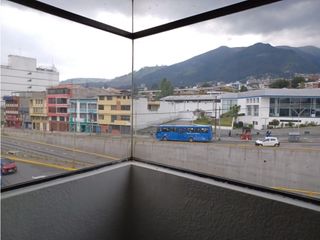 Foto 10 de Mariana de Jesús, Local, 160 m2, 1 ambiente, 1 baño, 1 parqueadero
