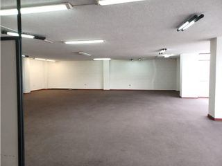 Foto 7 de Mariana de Jesús, Local, 160 m2, 1 ambiente, 1 baño, 1 parqueadero