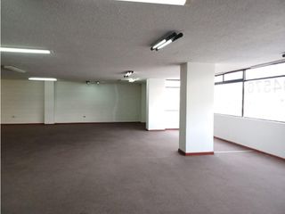 Mariana de Jesús, Local, 160 m2, 1 ambiente, 1 baño, 1 parqueadero