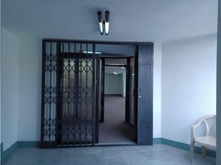 Foto 13 de Mariana de Jesús, Local, 160 m2, 1 ambiente, 1 baño, 1 parqueadero