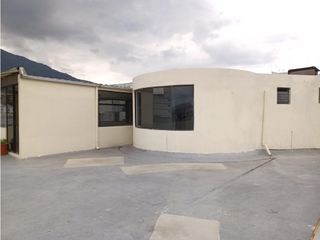 Foto 14 de Mariana de Jesús, Local, 150 m2, 2 ambientes, 3 baños, 1 parqueadero