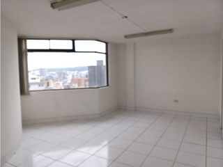 Foto 4 de Mariana de Jesús, Local, 150 m2, 2 ambientes, 3 baños, 1 parqueadero