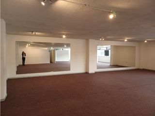Foto 12 de Mariana de Jesús, Local, 180 m2, 4 ambientes, 2 baños, 1 parqueadero