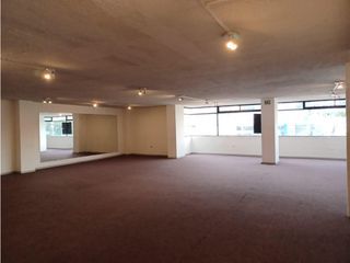 Foto 1 de Mariana de Jesús, Local, 180 m2, 4 ambientes, 2 baños, 1 parqueadero