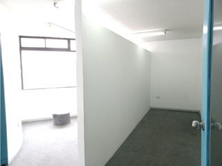 Foto 15 de Mariana de Jesús, Local, 180 m2, 4 ambientes, 2 baños, 1 parqueadero
