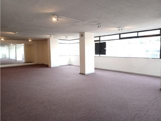 Foto 6 de Mariana de Jesús, Local, 180 m2, 4 ambientes, 2 baños, 1 parqueadero