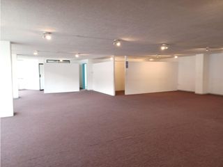 Foto 8 de Mariana de Jesús, Local, 180 m2, 4 ambientes, 2 baños, 1 parqueadero