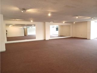 Foto 2 de Mariana de Jesús, Local, 180 m2, 4 ambientes, 2 baños, 1 parqueadero