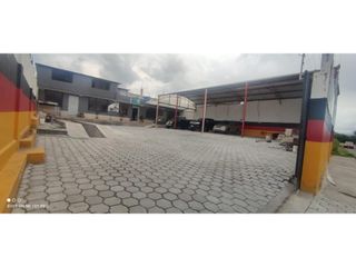 Foto 3 de Machachi, Galpón, 576 m2, 3 ambientes, 3 baños, parqueadero