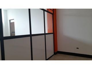 Sangolqui, Local, 100 m2, 2 ambientes, 1 baño, 1 parqueadero