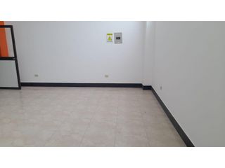 Sangolqui, Local, 100 m2, 2 ambientes, 1 baño, 1 parqueadero