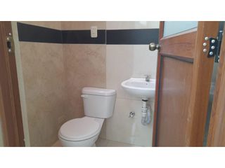 Sangolqui, Local, 100 m2, 2 ambientes, 1 baño, 1 parqueadero