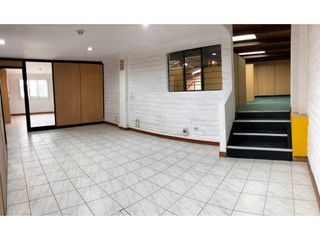 Nazaret, Galpón, 1060 m2, 6 ambientes, 3 baños, 2 parqueaderos