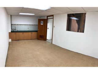 Nazaret, Galpón, 1060 m2, 6 ambientes, 3 baños, 2 parqueaderos