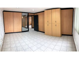 Nazaret, Galpón, 1060 m2, 6 ambientes, 3 baños, 2 parqueaderos