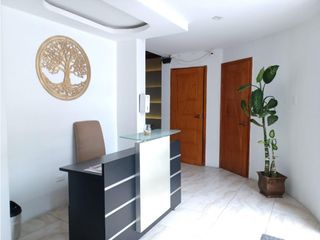 Foto 5 de Mariana de Jesús, Local, 350 m2, 10 ambientes, 4 baños, 2 parqueaderos