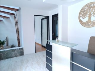 Foto 8 de Mariana de Jesús, Local, 350 m2, 10 ambientes, 4 baños, 2 parqueaderos