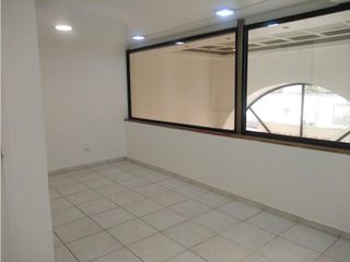 Foto 8 de Quito Tenis, Local duplex, 100 m2, 3 ambientes, 1 baño