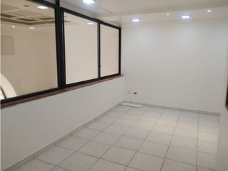 Foto 12 de Quito Tenis, Local duplex, 100 m2, 3 ambientes, 1 baño