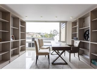 Foto 10 de Campo Alegre, Mansión, 1000 m2, 4 habitaciones, 7 baños, 5 parqueaderos