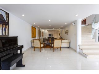 Foto 11 de Campo Alegre, Mansión, 1000 m2, 4 habitaciones, 7 baños, 5 parqueaderos